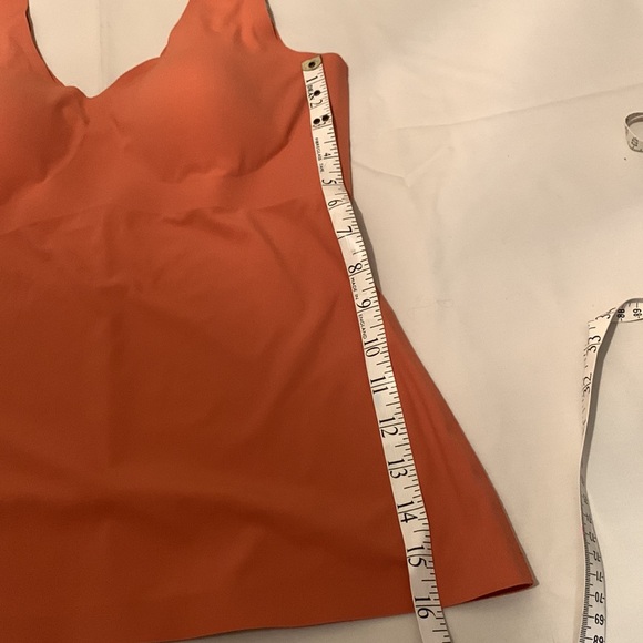 New KNIX camisole, size large with built-in cops - Picture 4 of 8